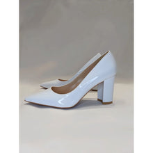 Load image into Gallery viewer, Betty Beautiful